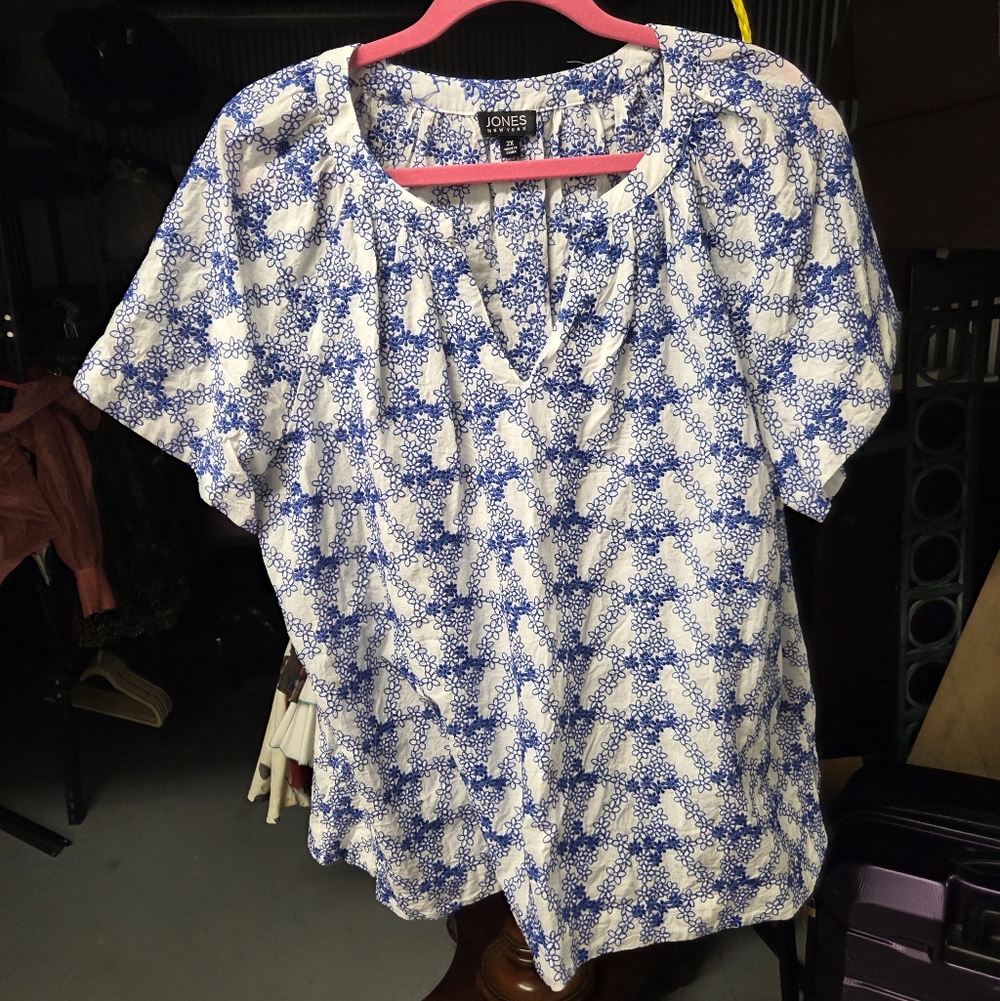 Jones New York Blue Floral Print Short Sleeve Blouse